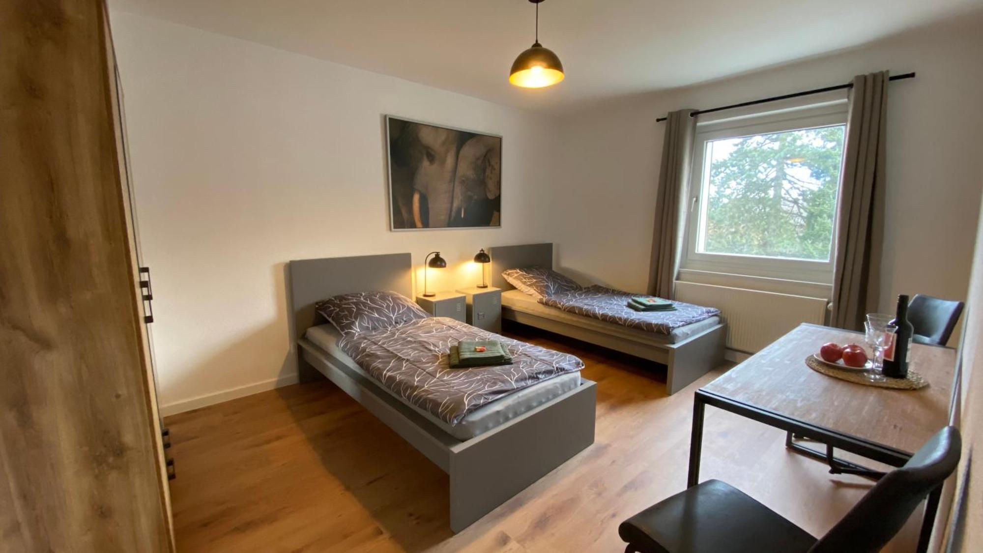 Charlie , Solingen Mitte, Ferien/Messe Wohnung Fuer Bis Zu 5 Personen Εξωτερικό φωτογραφία