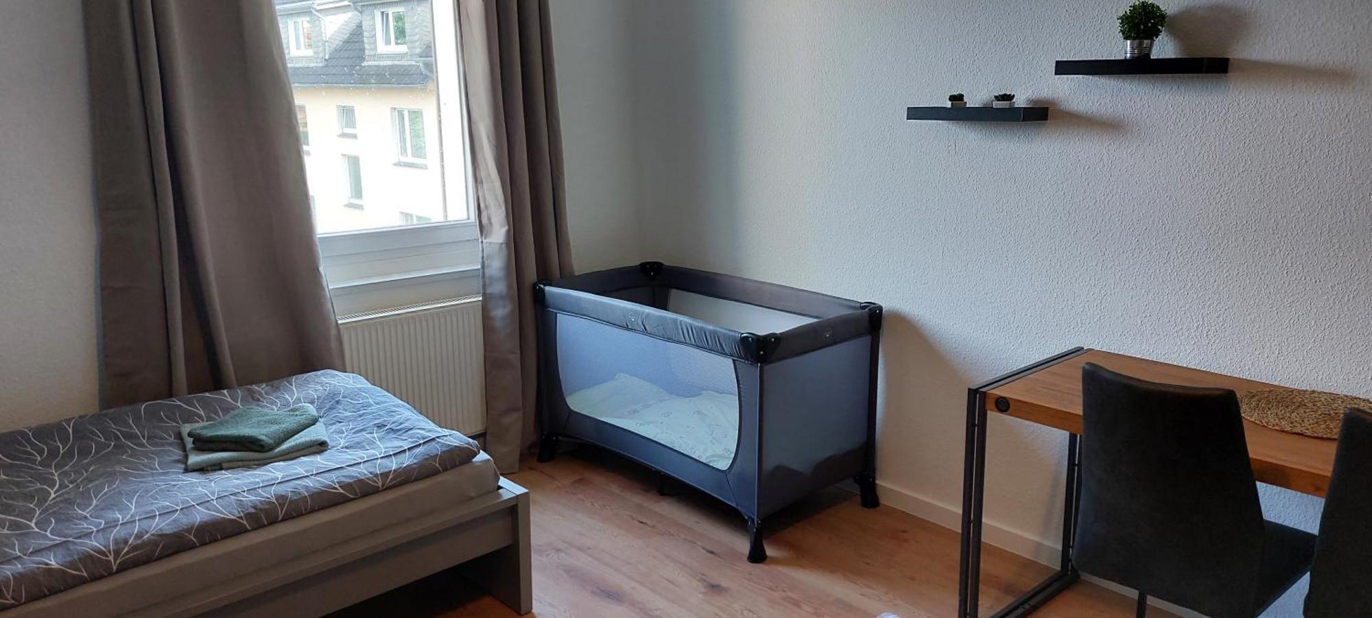 Charlie , Solingen Mitte, Ferien/Messe Wohnung Fuer Bis Zu 5 Personen Εξωτερικό φωτογραφία